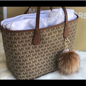 Michael Kors Tote